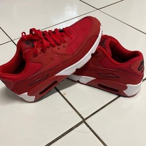 Mike Air Max Red Boy size 6Y